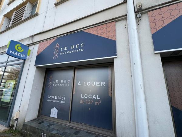 A LOUER : LORIENT : Local professionnel ou commercial - 137m²