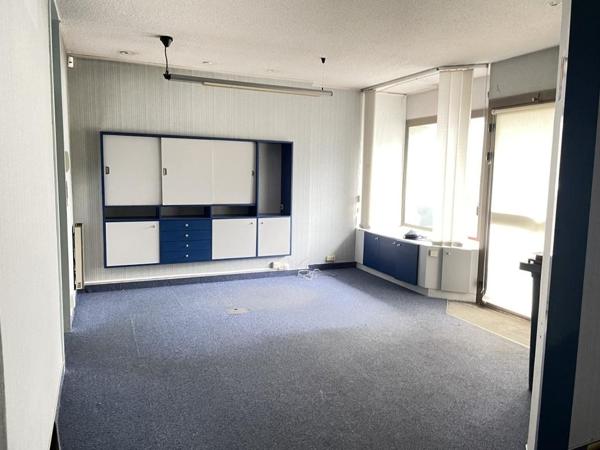 A LOUER : LORIENT : Local professionnel ou commercial - 137m²