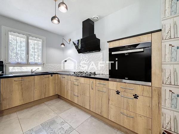 Maison familiale 5 pièces avec garage sur une parcelle de 366 m².