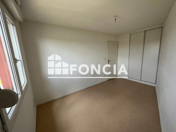 Location Appartement 2 pièces 32.17 m² - 11 RUE EMILE DIDIER RES LE SUFFREN APPT 4032 Arras 62000