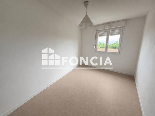 Location Appartement 2 pièces 32.17 m² - 11 RUE EMILE DIDIER RES LE SUFFREN APPT 4032 Arras 62000