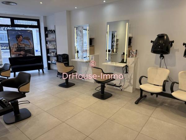 Immeuble à vendre 3 pièces de 134 m²