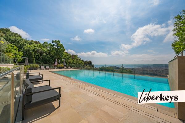Exceptionnelle vue mer panoramique, terrasse de 100 m2 et piscine 