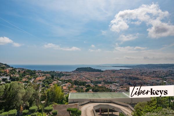 Exceptionnelle vue mer panoramique, terrasse de 100 m2 et piscine 