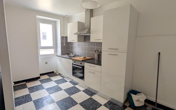 Appartement à louer    3 pièces •  Saint-Ambroix