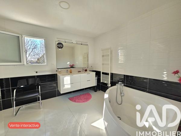 Maison à vendre 8 pièces 218 m² Grandchamp-des-Fontaines