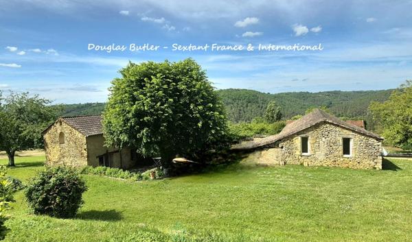 Superbe propriété en pierre de caractère avec gîte, annexe et vue dégagée