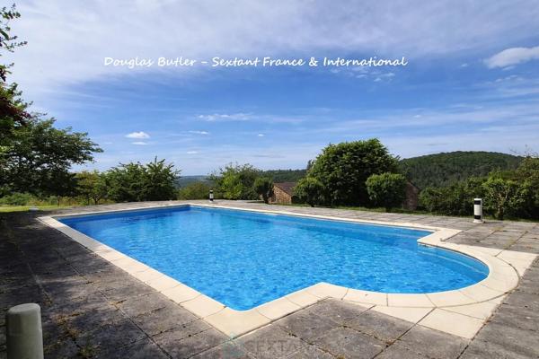 Superbe propriété en pierre de caractère avec gîte, annexe et vue dégagée