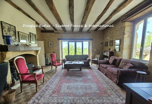 Superbe propriété en pierre de caractère avec gîte, annexe et vue dégagée