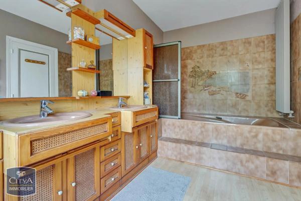 Maison à vendre 8 pièces 213m² Arpajon (91290)