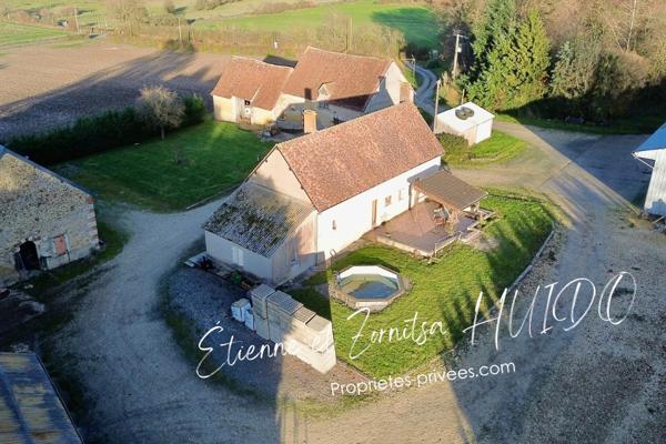 Domaine agricole avec maison d'habitation et dépendances