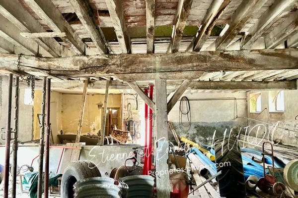 Domaine agricole avec maison d'habitation et dépendances