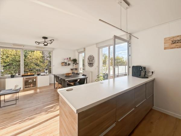 A VENDRE - Appartement T3 68m2 - GEX (01)