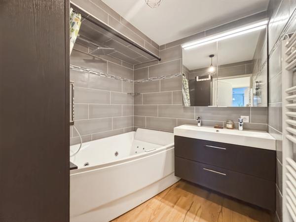 A VENDRE - Appartement T3 68m2 - GEX (01)