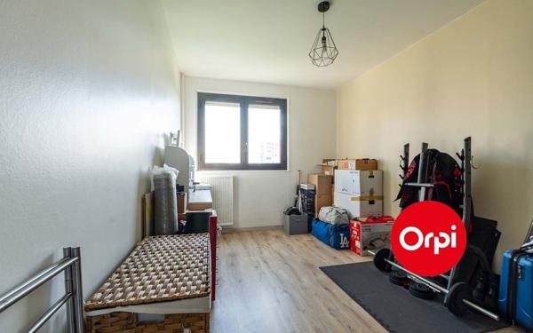 Appartement à vendre    4 pièces • 80 m2 Saint-Priest