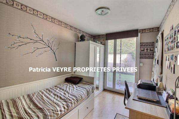 SAINT-ETIENNE St Jean Bonnefond, Terrenoire. Maison 101 m² habitables 4 chambres sous-sol et jardin de 452 m²