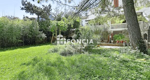 À vendre Maison 10 pièces 241 m² - Les Lilas 93260