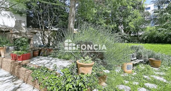 À vendre Maison 10 pièces 241 m² - Les Lilas 93260
