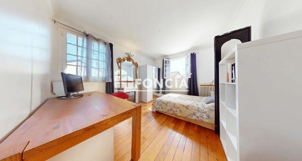 À vendre Maison 10 pièces 241 m² - Les Lilas 93260