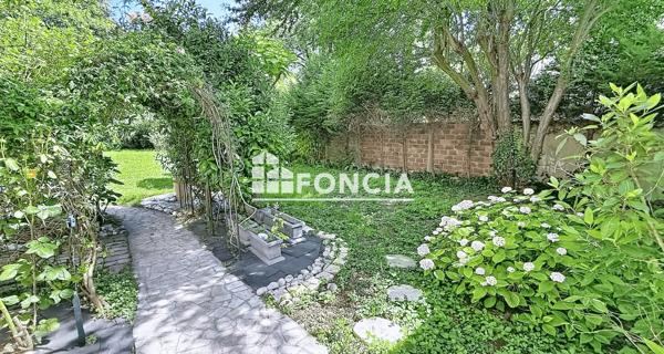 À vendre Maison 10 pièces 241 m² - Les Lilas 93260