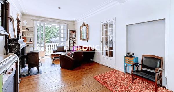 À vendre Maison 10 pièces 241 m² - Les Lilas 93260