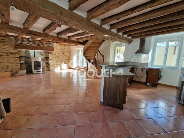 Maison Gennes - Longuefuye 7 pièce(s) 126.00 m2