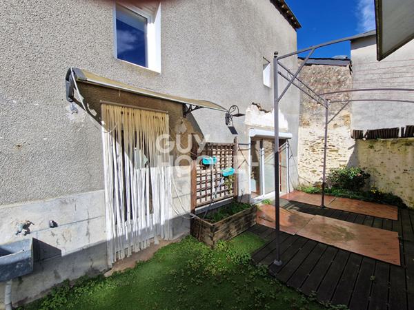 Maison Gennes - Longuefuye 7 pièce(s) 126.00 m2
