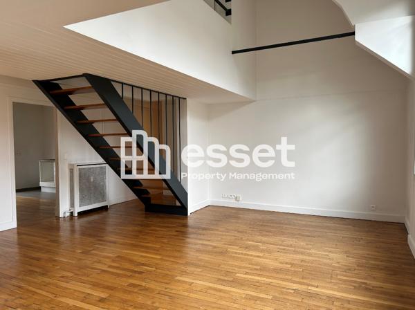 Location Appartement 4 pièces 93 m² - Paris 75015