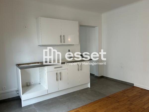 Location Appartement 4 pièces 93 m² - Paris 75015