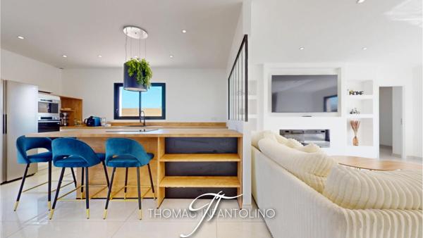 EN EXCLUSIVITE - PLAIN PIED - 3 CHAMBRES - 1 SUITE PARENTALE - SALLE DE BAIN - SALLE D'EAU - PISCINE - POOL HOUSE