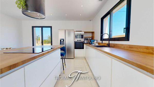 EN EXCLUSIVITE - PLAIN PIED - 3 CHAMBRES - 1 SUITE PARENTALE - SALLE DE BAIN - SALLE D'EAU - PISCINE - POOL HOUSE