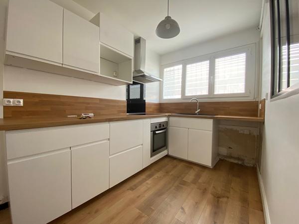 Maison avec jardin et garage à LATRESNE