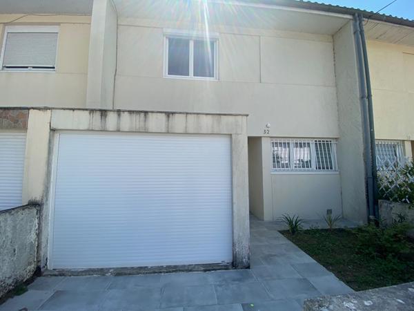 Maison avec jardin et garage à LATRESNE