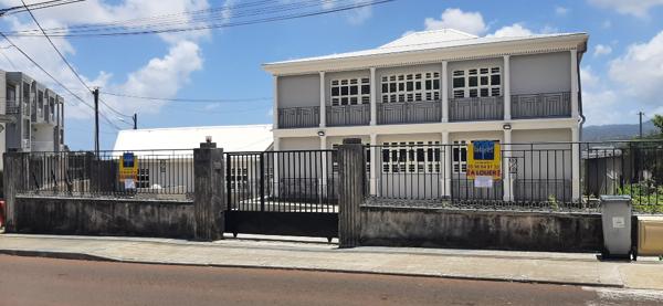 Location local commercial Fort-de-France - 1 pièce(s) - 17 m² - 567 €/mois