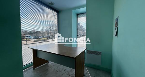 Location Local commercial 2 pièces 50 m² - ÉTampes 91150