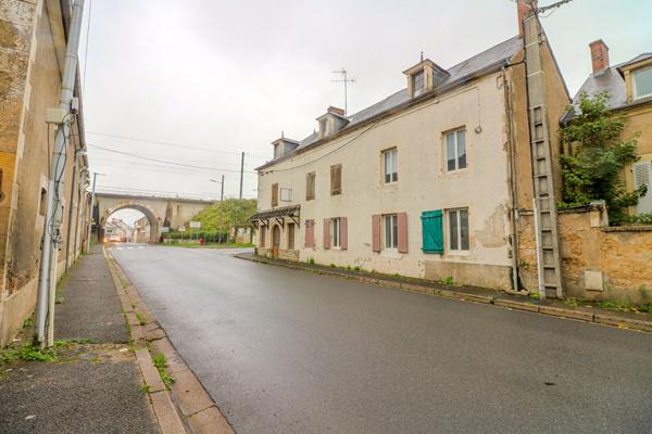 Immeuble La Guerche Sur L Aubois, investissement, 2h30 Paris, location