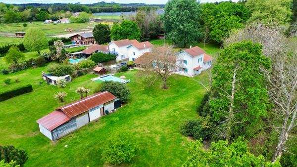 Villa 10 pièce(s) 7 chambre(s) 250 m²
