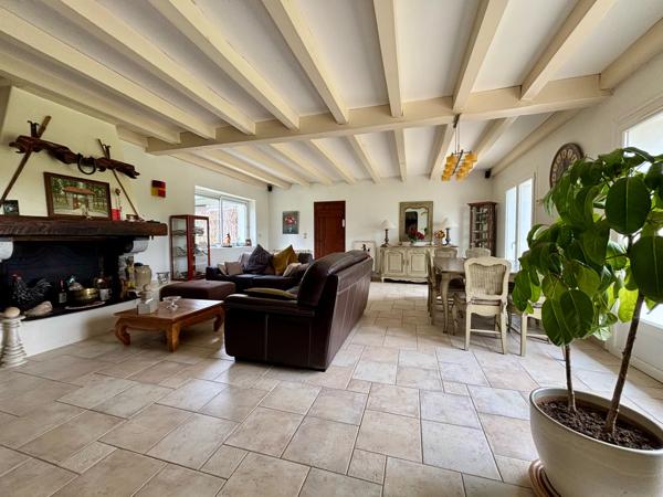 Villa 10 pièce(s) 7 chambre(s) 250 m²