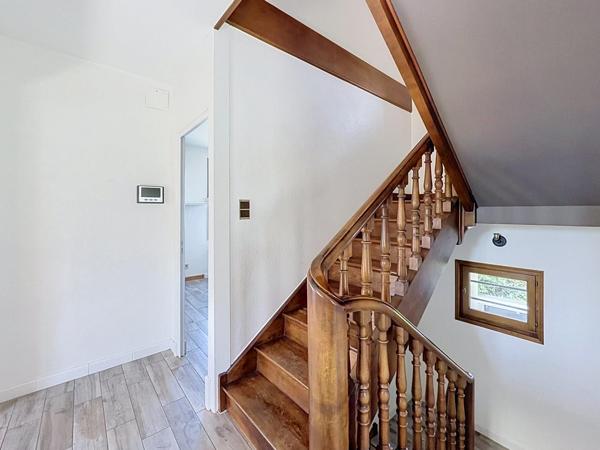 Maison lumineuse avec jardin, terrasse et garage