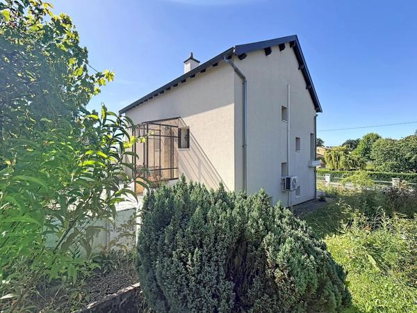Maison lumineuse avec jardin, terrasse et garage