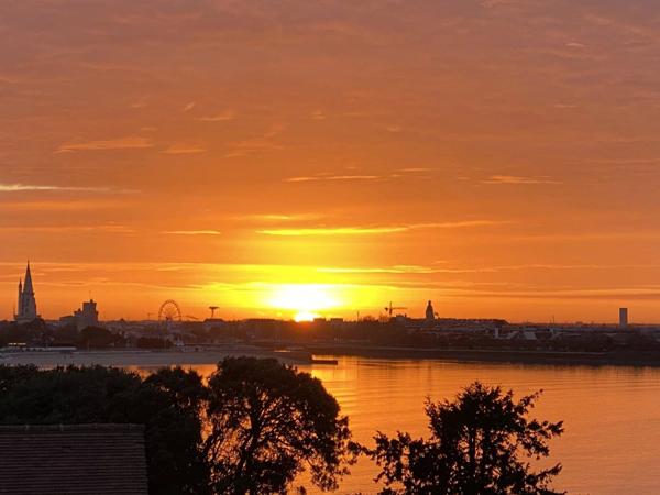 BIEN DE LUXE UNIQUE À LA ROCHELLE