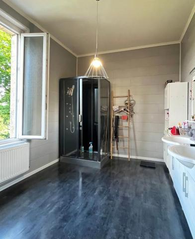 Maison  : 6 pièce(s) 155 m2 - Jardin et Terrasse