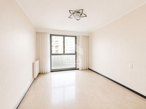 A VENDRE - CENTRE VILLE -APPARTEMENT  - 3 CHAMBRES ? LOGGIA? PARKING EN SOUS-SOL