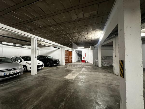 A VENDRE - CENTRE VILLE -APPARTEMENT  - 3 CHAMBRES ? LOGGIA? PARKING EN SOUS-SOL