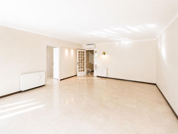 A VENDRE - CENTRE VILLE -APPARTEMENT  - 3 CHAMBRES ? LOGGIA? PARKING EN SOUS-SOL