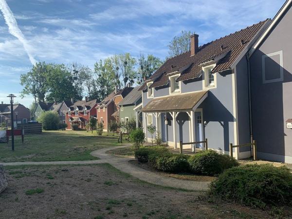 INVESTISSEMENT LOCATIF – CHAMOUILLE – Résidence de tourisme Center Parcs Le Lac d'Ailette - 7.13% de rentabilité