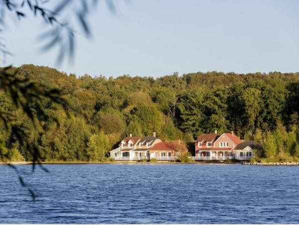 INVESTISSEMENT LOCATIF – CHAMOUILLE – Résidence de tourisme Center Parcs Le Lac d'Ailette - 7.13% de rentabilité