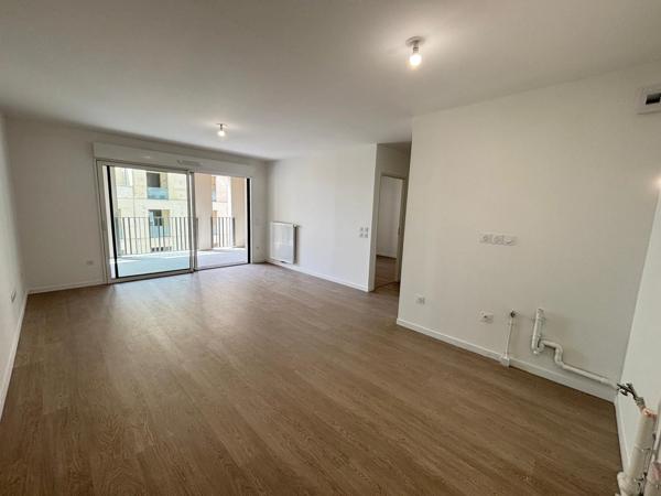 Appartement à louer 2 pièces BORDEAUX (33), neuf, place de parking, terrasse 16m²