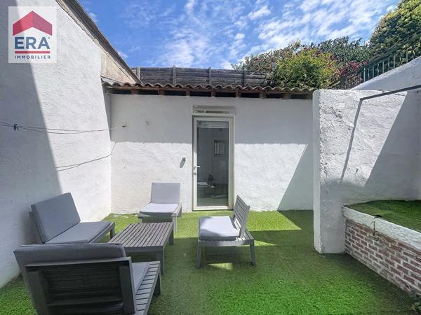 A VENDRE ST JOSEPH MARSEILLE 13014   MAISON DE VILLE  T4 , DEPENDANCES, COURS.