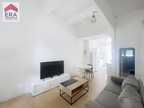 A VENDRE ST JOSEPH MARSEILLE 13014   MAISON DE VILLE  T4 , DEPENDANCES, COURS.